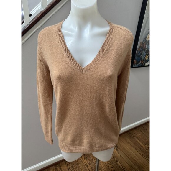 THEORY Adrianna LT Lightweight Cashmere V Neck Sweater Camel Size Small - Picture 1 of 3